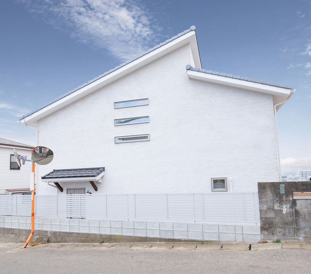 木のすまい工房 【1000万円台｜26坪｜家事動線】高台で光と風を日常に。 無垢と漆喰に癒される家＜間取り図有＞の建築実例画像10