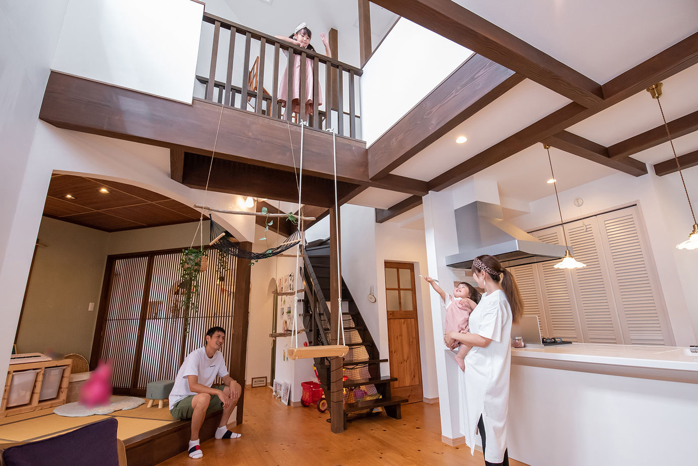 木のすまい工房 【2000万円台｜33坪｜吹き抜け｜和モダン】和と洋の調和。自然素材で建てるカフェ風の住まい＜間取り図有＞の建築実例画像1