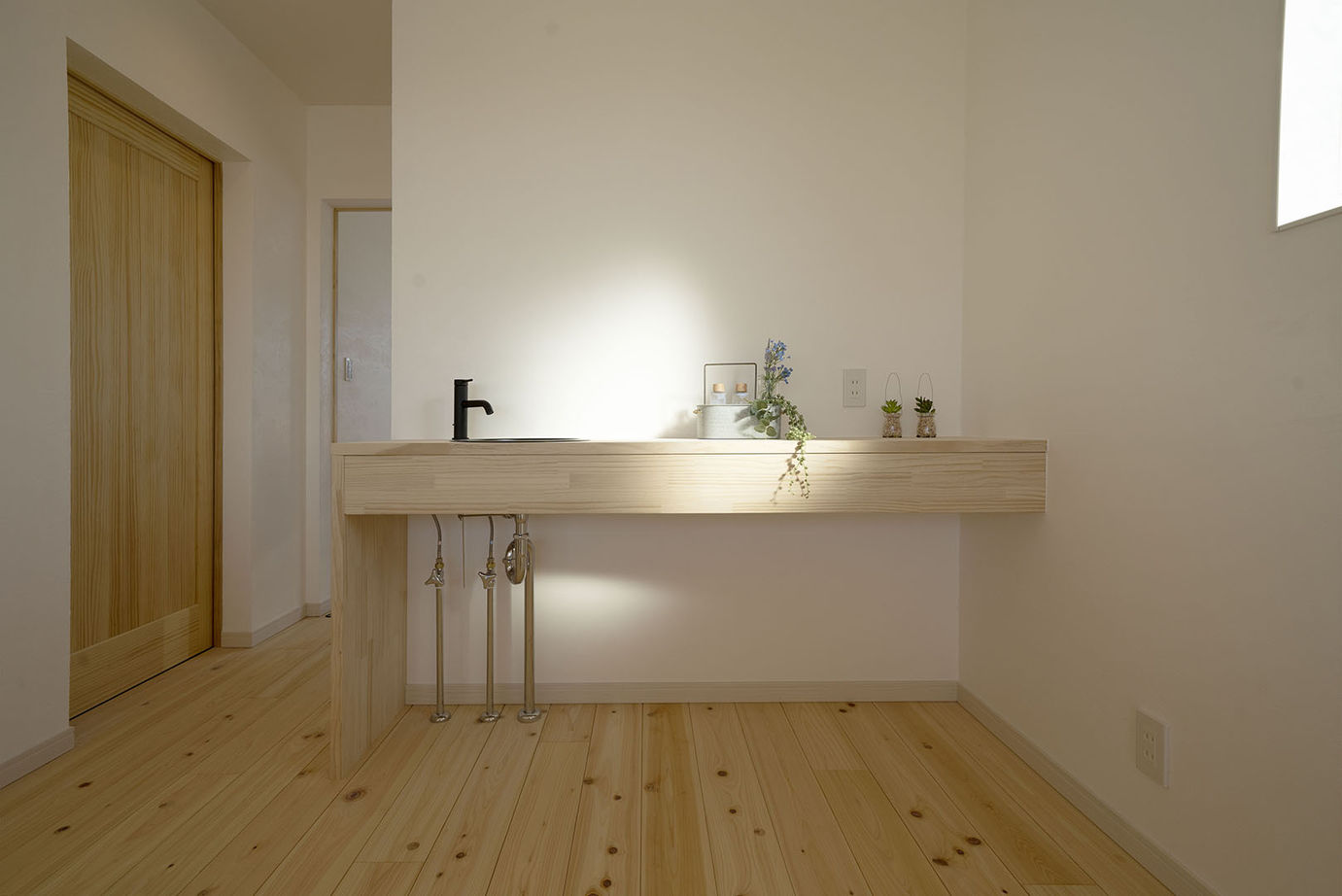 木のすまい工房 【2000万円台｜約30坪｜ビルトインガレージ】吹き抜けが心地よい、ペットと暮らすカフェ風の家＜間取図有＞の建築実例画像16