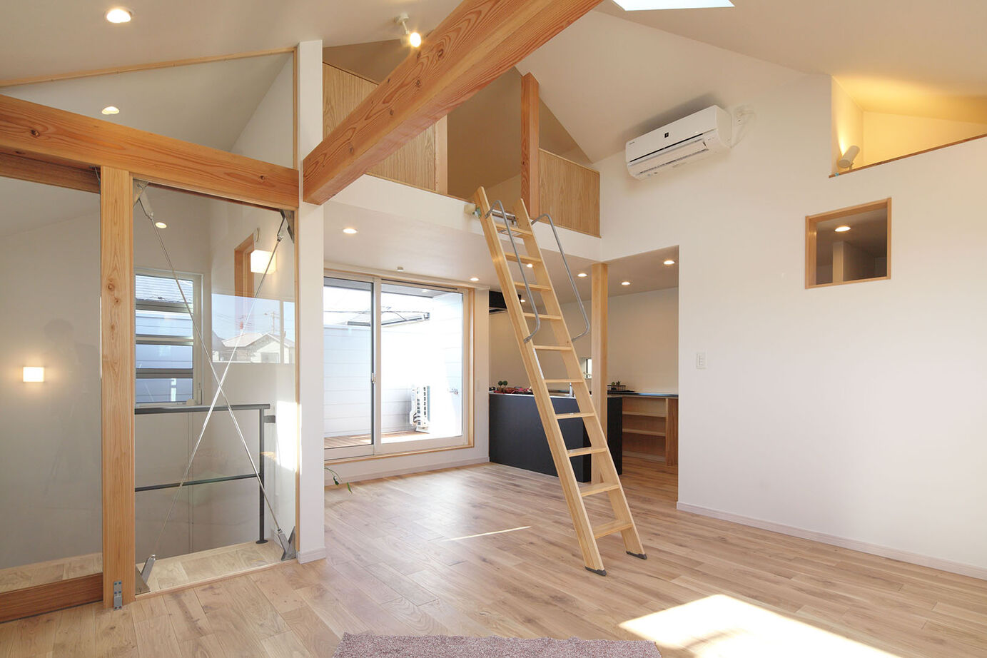 木のすまい工房 【2000万円台／狭小／ロフト／2階リビング／間取図】「22坪でも大丈夫!」。広さを感じ明るく開放的な木の家の建築実例画像4
