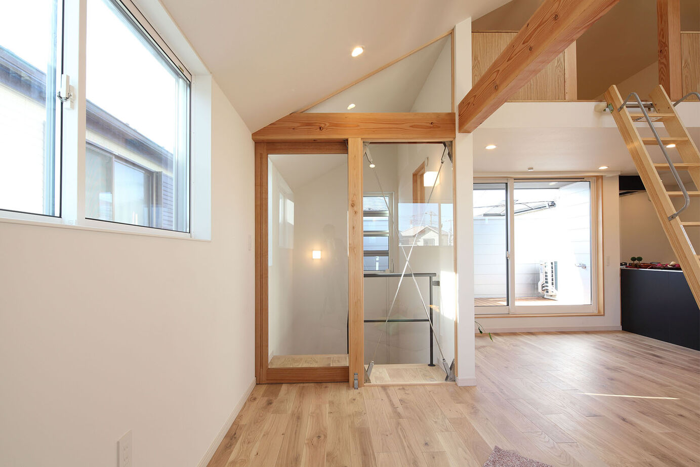 木のすまい工房 【2000万円台／狭小／ロフト／2階リビング／間取図】「22坪でも大丈夫!」。広さを感じ明るく開放的な木の家の建築実例画像5