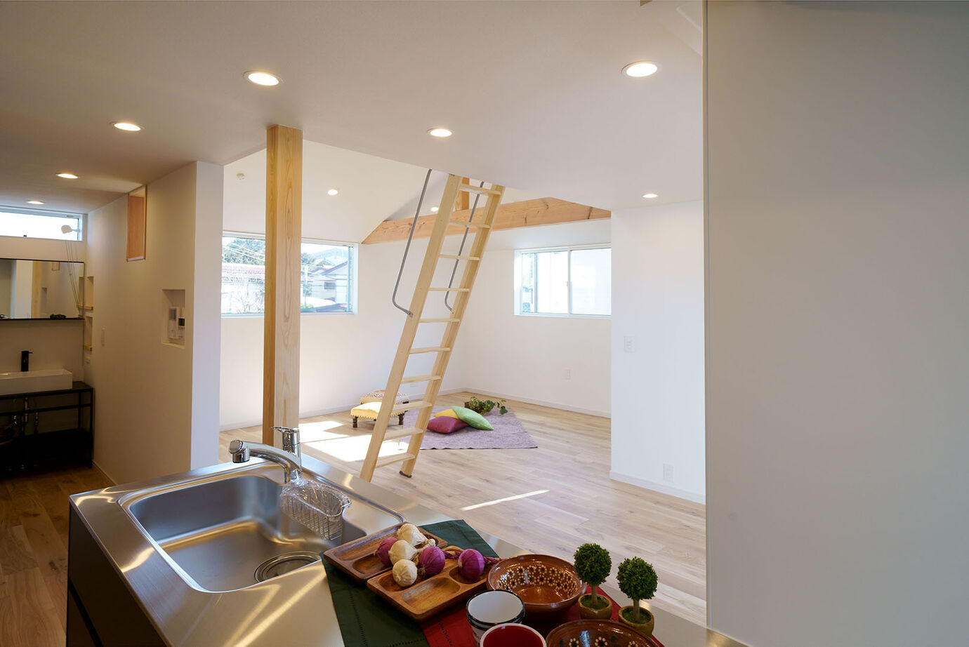 木のすまい工房 【2000万円台／狭小／ロフト／2階リビング／間取図】「22坪でも大丈夫!」。広さを感じ明るく開放的な木の家の建築実例画像11