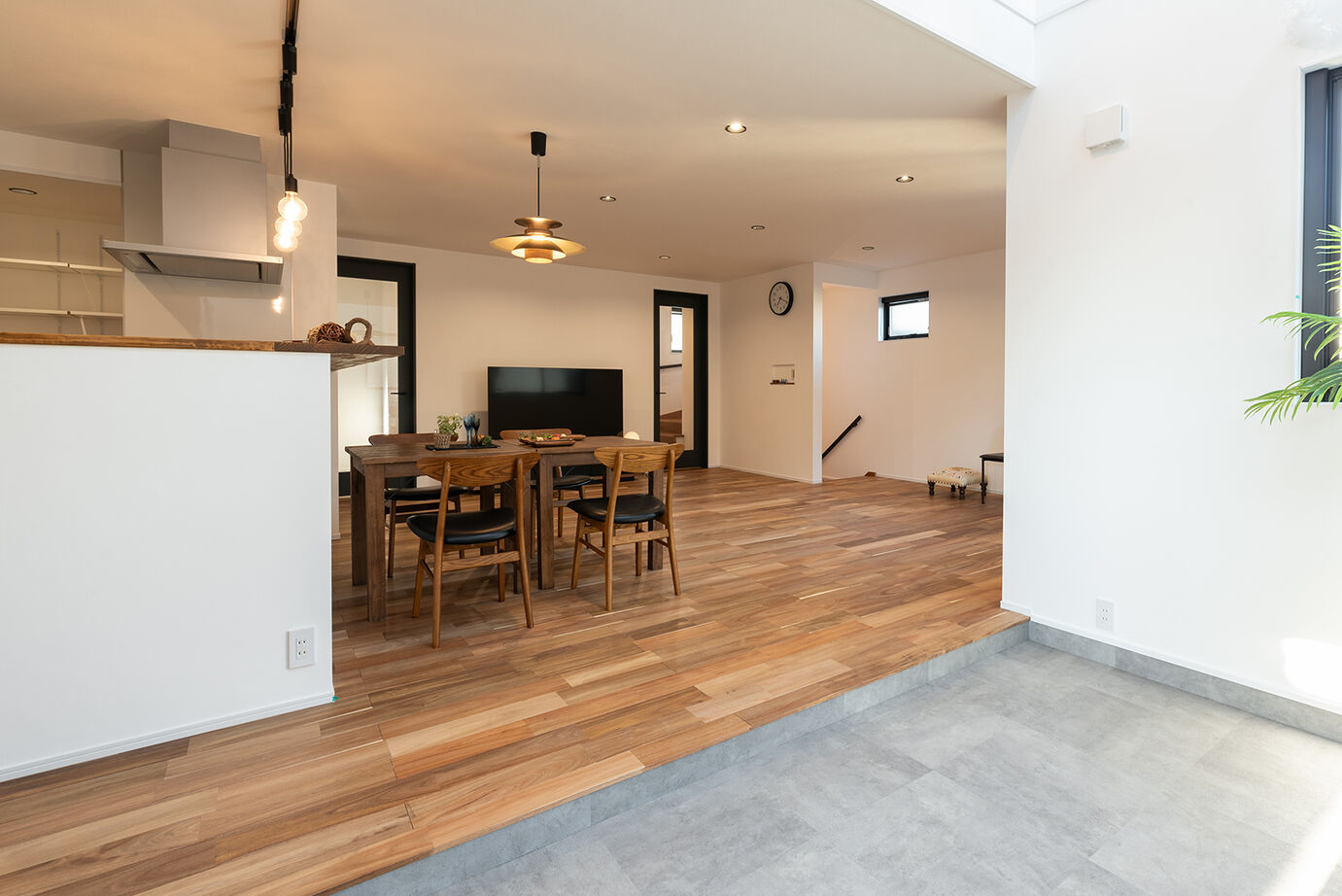 木のすまい工房 【5000万円台／ビルトインガレージ／インナーテラス／間取図】完全自由設計で叶えた3階建て二世帯住宅の建築実例画像7