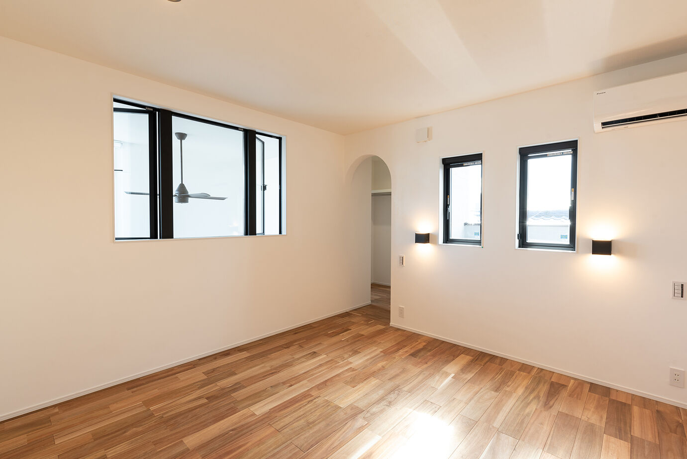 木のすまい工房 【5000万円台／ビルトインガレージ／インナーテラス／間取図】完全自由設計で叶えた3階建て二世帯住宅の建築実例画像12