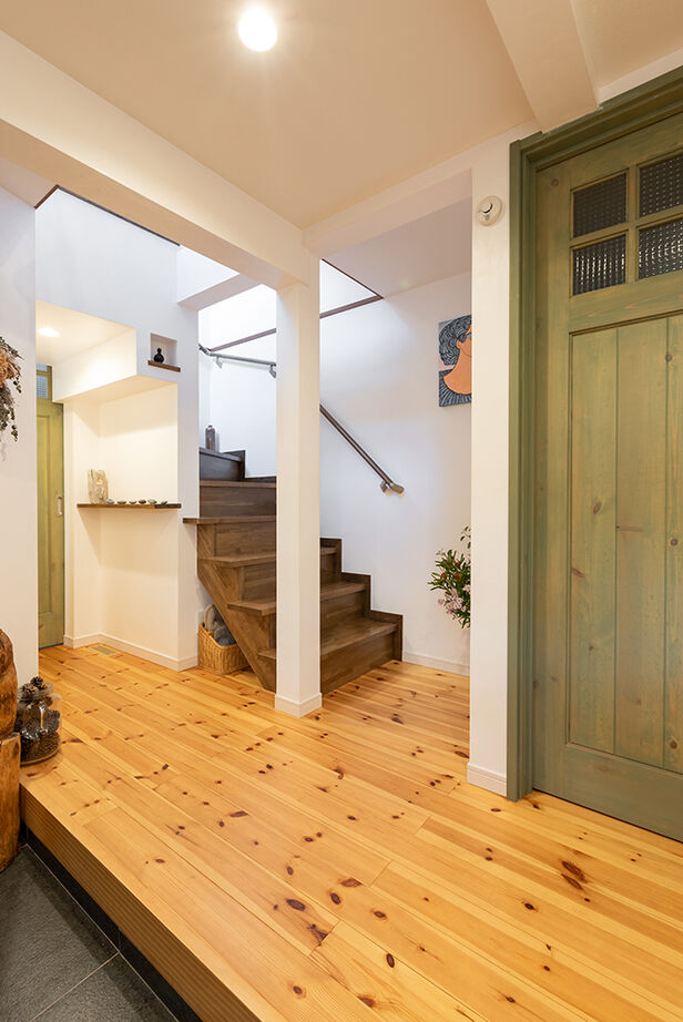 木のすまい工房 【3000万円台／狭小／3階建て／ビルトインガレージ／間取図】2階リビングはもちろん、家中を光が回るすまいの建築実例画像2