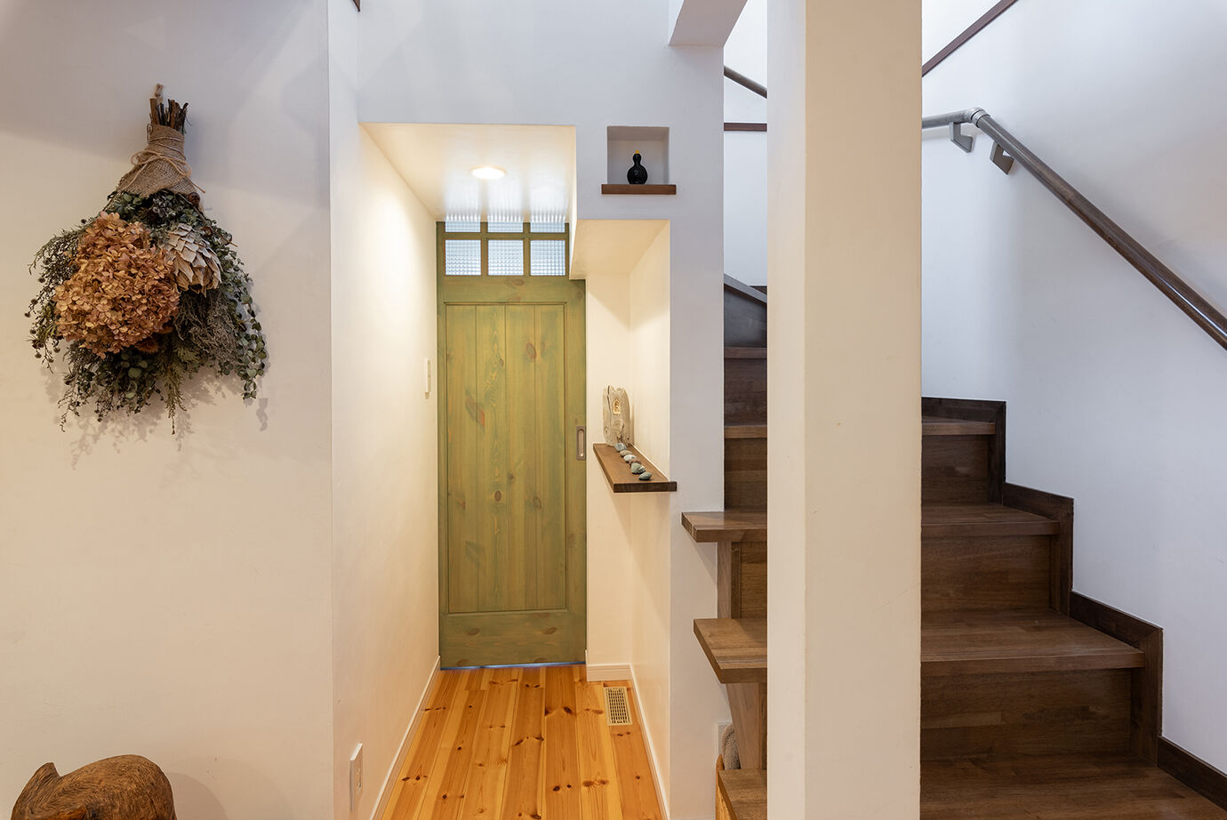 木のすまい工房 【3000万円台／狭小／3階建て／ビルトインガレージ／間取図】2階リビングはもちろん、家中を光が回るすまいの建築実例画像3