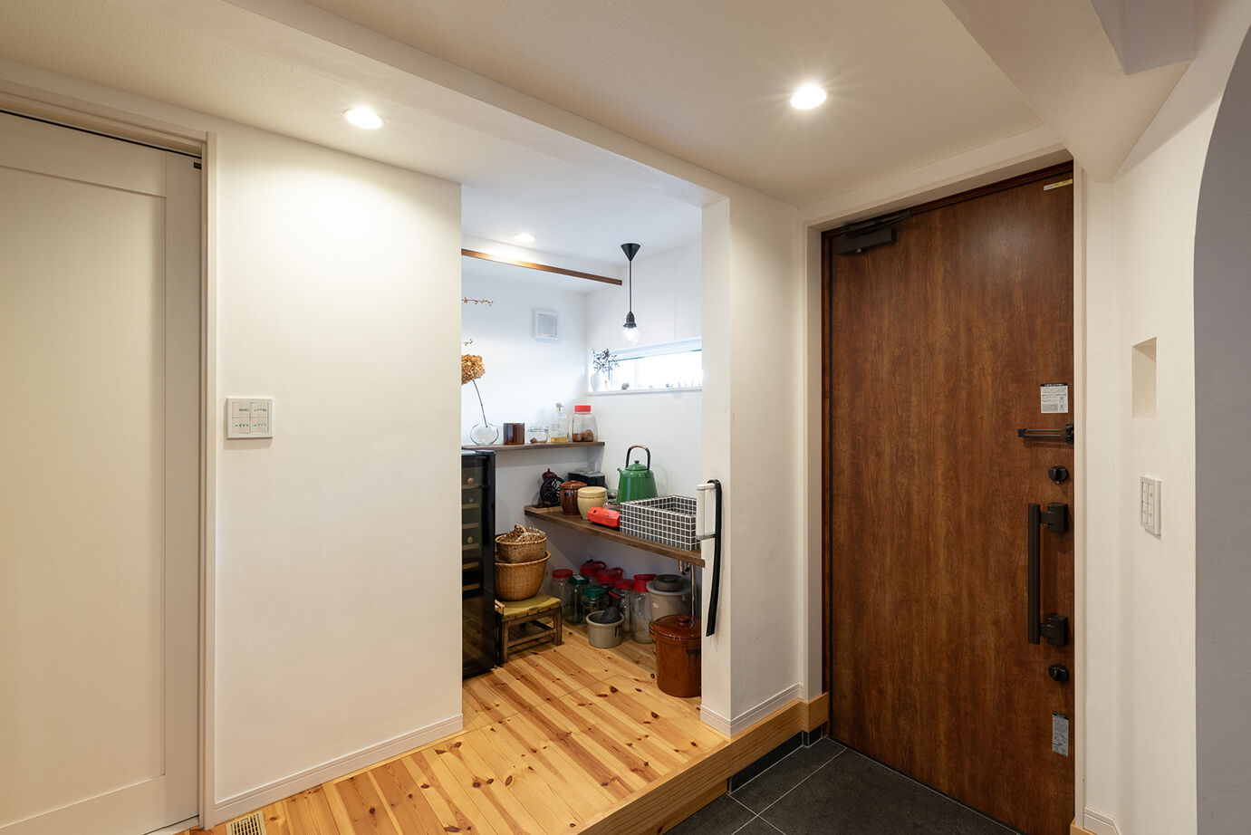 木のすまい工房 【3000万円台／狭小／3階建て／ビルトインガレージ／間取図】2階リビングはもちろん、家中を光が回るすまいの建築実例画像4