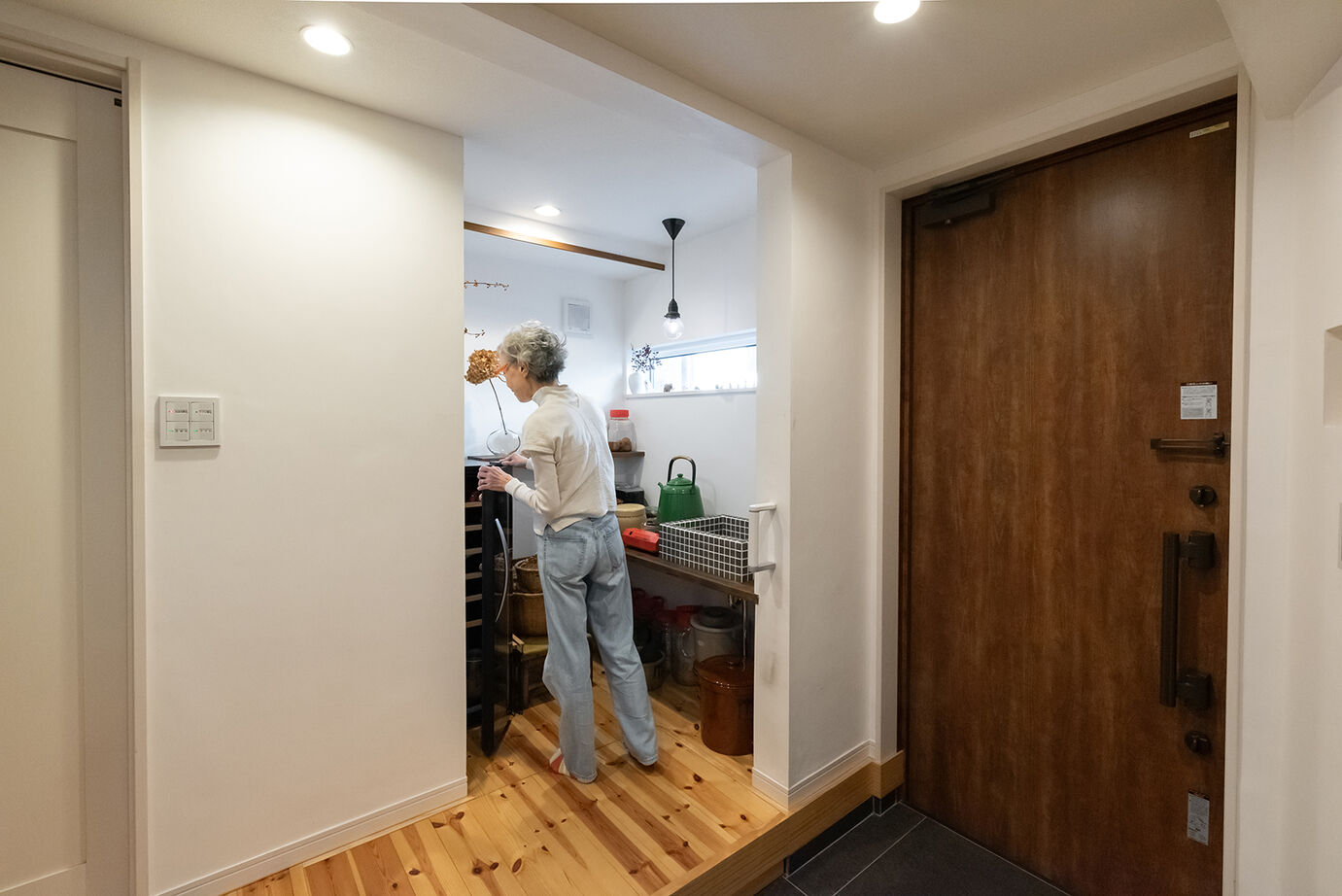 木のすまい工房 【3000万円台／狭小／3階建て／ビルトインガレージ／間取図】2階リビングはもちろん、家中を光が回るすまいの建築実例画像5