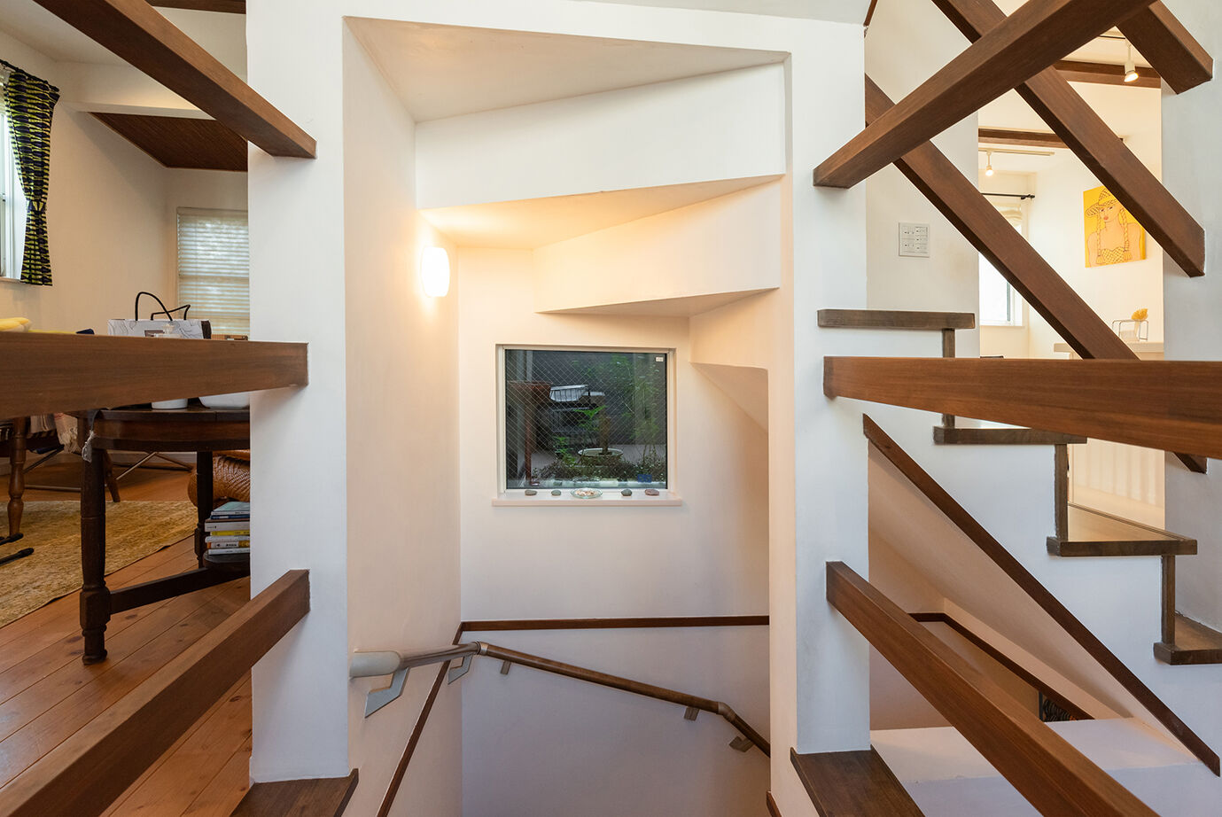 木のすまい工房 【3000万円台／狭小／3階建て／ビルトインガレージ／間取図】2階リビングはもちろん、家中を光が回るすまいの建築実例画像6