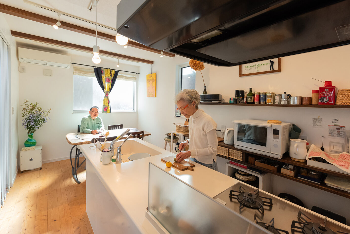 木のすまい工房 【3000万円台／狭小／3階建て／ビルトインガレージ／間取図】2階リビングはもちろん、家中を光が回るすまいの建築実例画像12