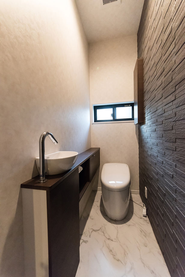 洛斗コーポレーション 【6人家族/子育て/家事ラク】暮らしやすい間取りや収納の工夫と、洗練されたデザインを両立させた住まいの建築実例画像10