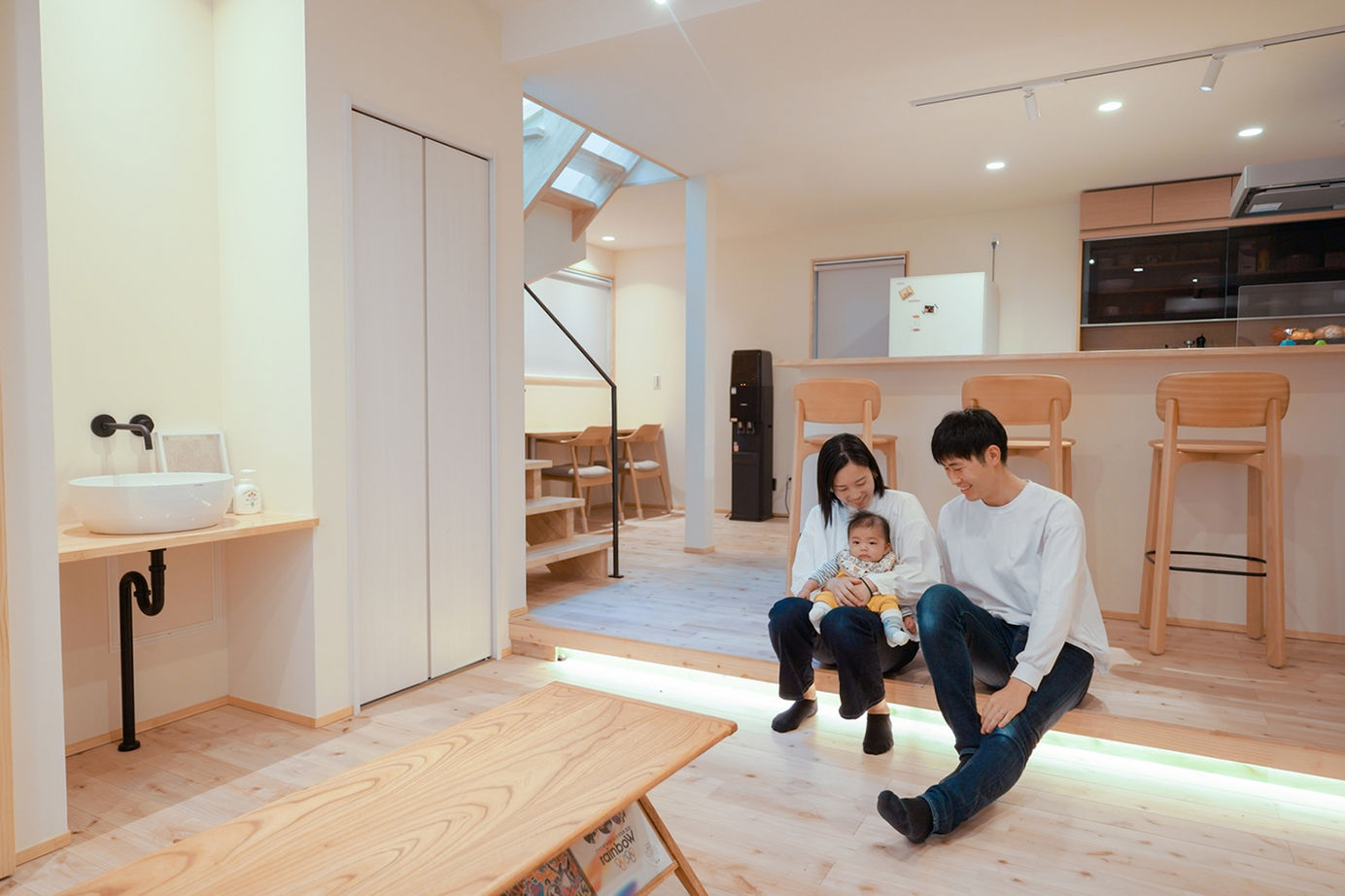 洛斗コーポレーション 【1000万円台/自然素材/ロフト】小さな2階建てに、間取りの工夫がいっぱい。「秘密基地」や趣味室も叶えたの建築実例画像