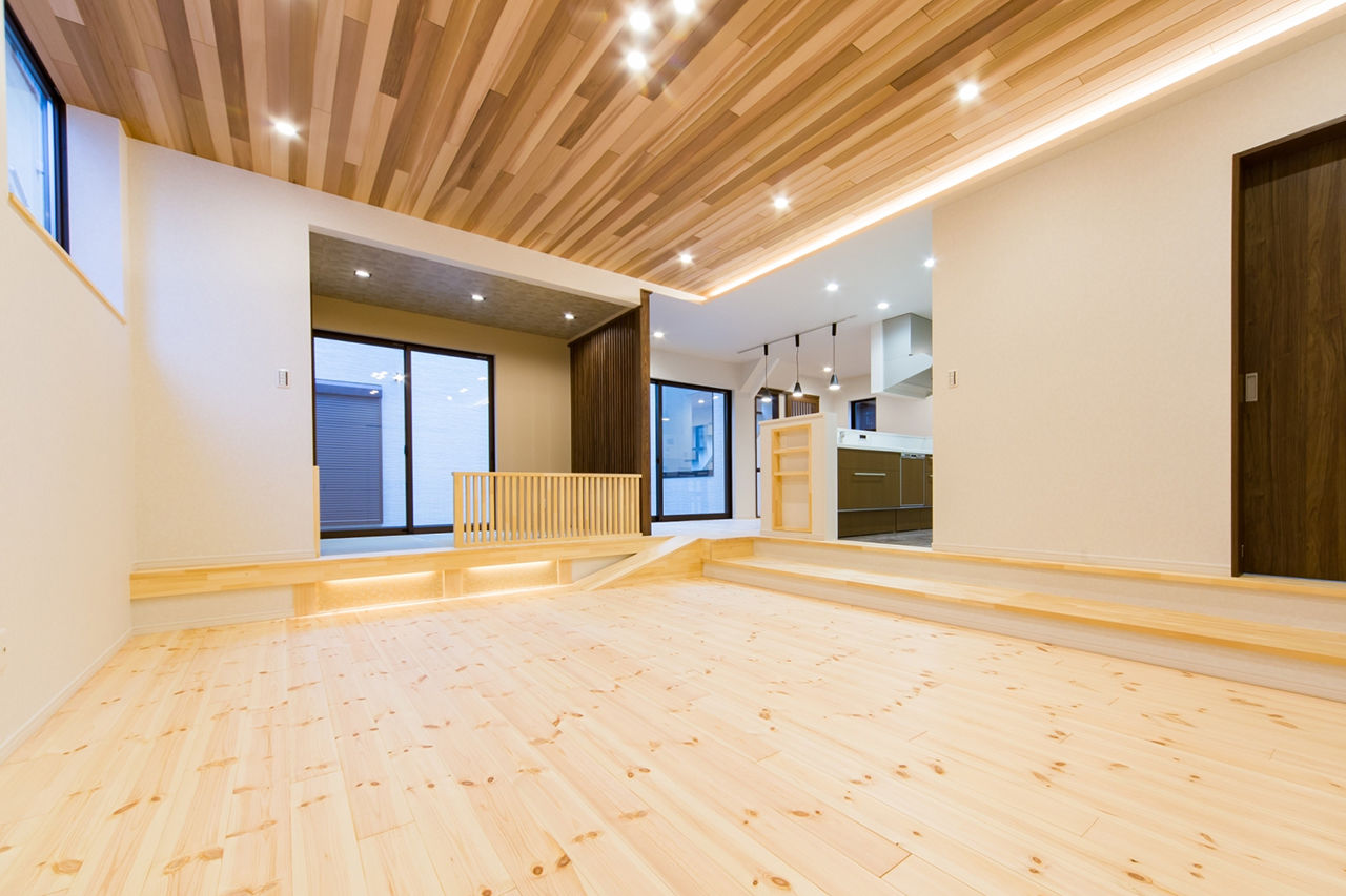 洛斗コーポレーション 【変形地/京都市/間取り図有】中庭を生かした2世帯住宅。部屋ごとに多彩なデザインで、家族も愛犬も快適にの建築実例画像