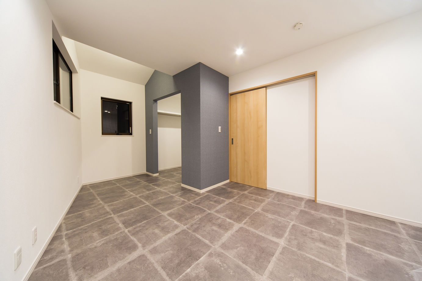 洛斗コーポレーション 【変形地/京都市/間取り図有】中庭を生かした2世帯住宅。部屋ごとに多彩なデザインで、家族も愛犬も快適にの建築実例画像9