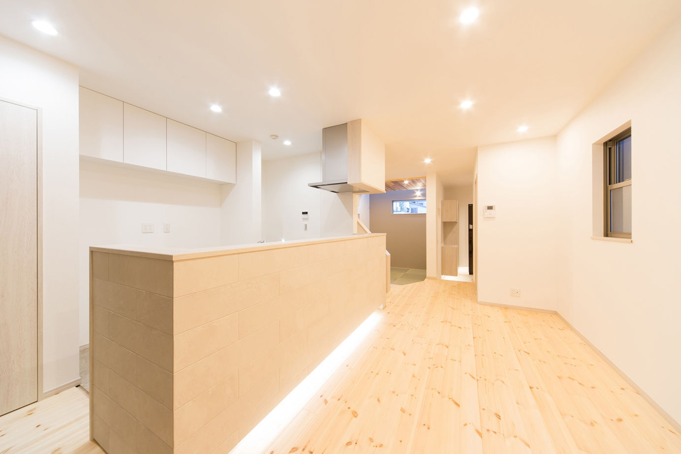 洛斗コーポレーション 【京都市/24.7坪/1000万円台/吹き抜け】狭小地約25坪の敷地を有効活用。コンパクトな家を楽しく住みこなすの建築実例画像4