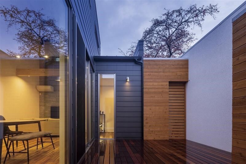 洛斗コーポレーション 【26坪台/2400万円】プライバシーを守りつつ、広々と暮らせる平屋の住まいの建築実例画像2