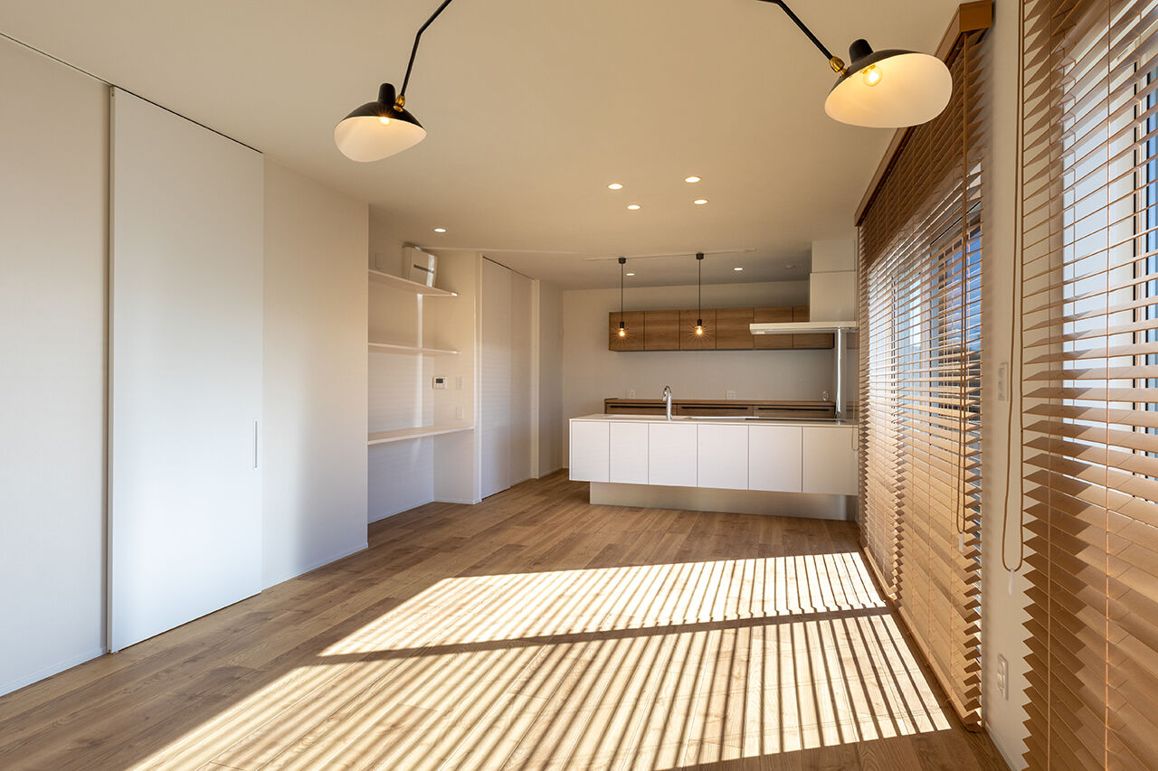 ヴィーヴル 【2500～2999万円×シンプルモダン】木を活かしたLDKは20帖。全居室に2.5帖のウォークインクローゼット付きの建築実例画像3