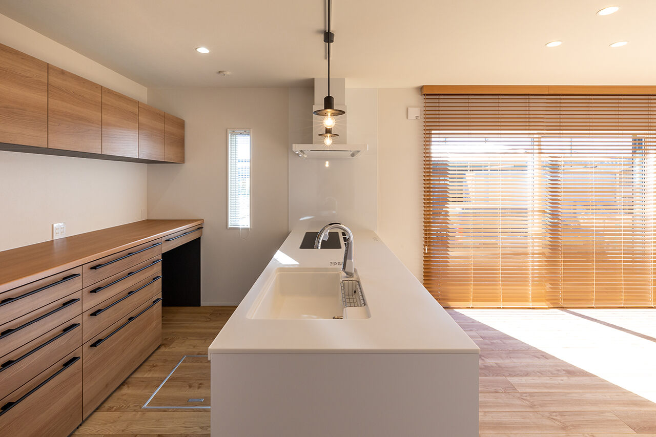 ヴィーヴル 【2500～2999万円×シンプルモダン】木を活かしたLDKは20帖。全居室に2.5帖のウォークインクローゼット付きの建築実例画像5