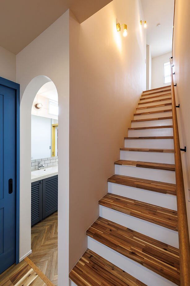 ヴィーヴル 【3000～3499万円×ドライウォール×サーファーズハウス】カバードポーチのあるカリフォルニアスタイルの家の建築実例画像6