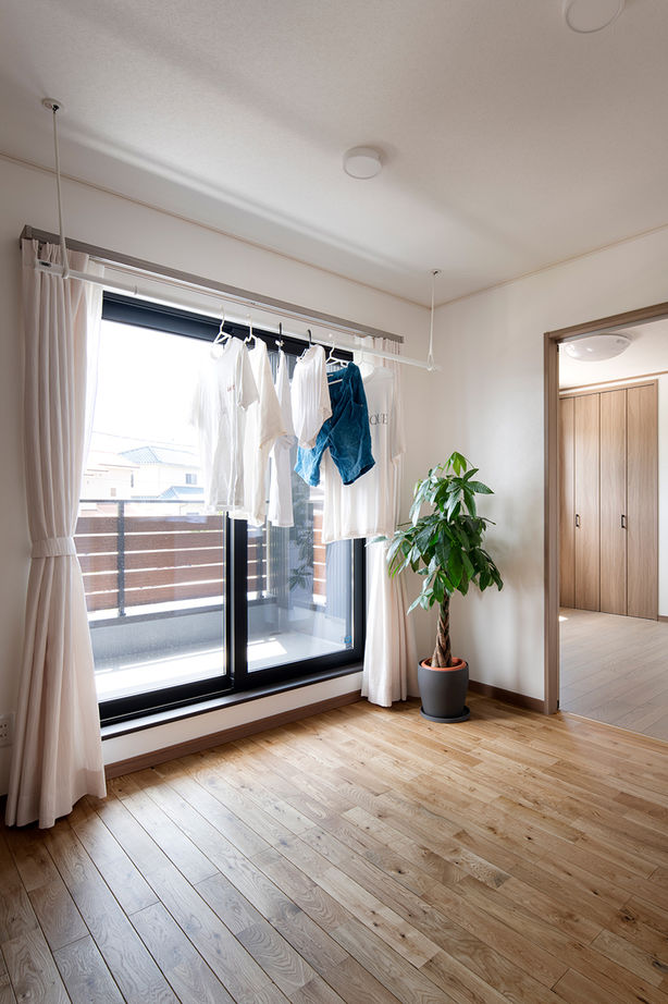 リンクワークス 【郡山市｜2150万円/延床36坪】ガルバ外壁×木目がスタイリッシュな家。キッチンや主寝室は間接照明でムーディーにの建築実例画像8