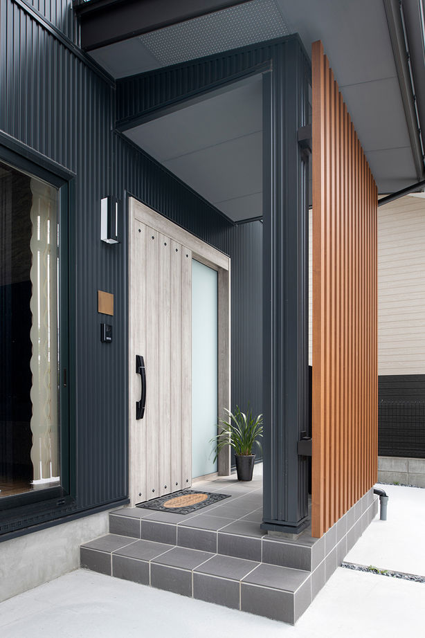 リンクワークス 【郡山市｜2150万円/延床36坪】ガルバ外壁×木目がスタイリッシュな家。キッチンや主寝室は間接照明でムーディーにの建築実例画像9