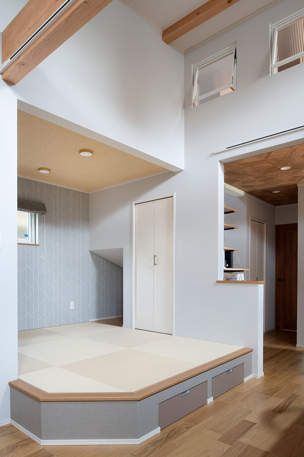 リンクワークス 【本宮市｜2200万円/延床36坪】青空を楽しめる開放的な吹抜けリビングが実現。大好きな電車が眺められる子ども部屋もの建築実例画像5