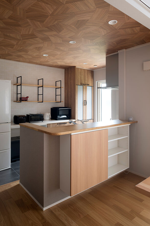 リンクワークス 【本宮市｜2200万円/延床36坪】青空を楽しめる開放的な吹抜けリビングが実現。大好きな電車が眺められる子ども部屋もの建築実例画像6