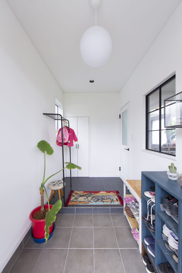 エルハウス（茅野市・諏訪市・松本市） 【3LDK２階建て】明るく開放感のあるリビングと土間風のキッチンが印象的な家の建築実例画像3