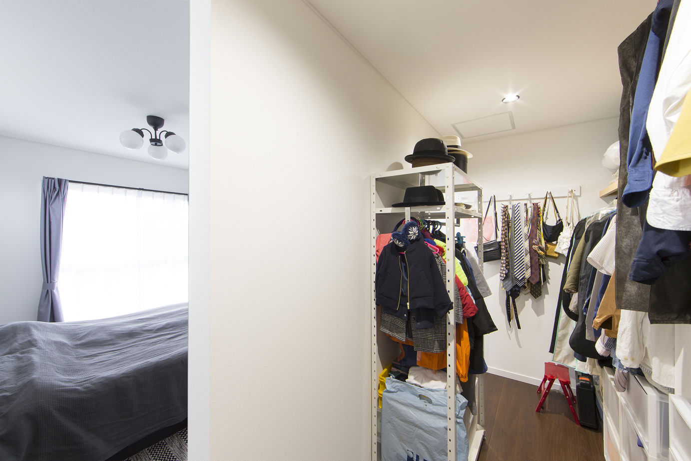 エルハウス（茅野市・諏訪市・松本市） 【3LDK２階建て】明るく開放感のあるリビングと土間風のキッチンが印象的な家の建築実例画像6