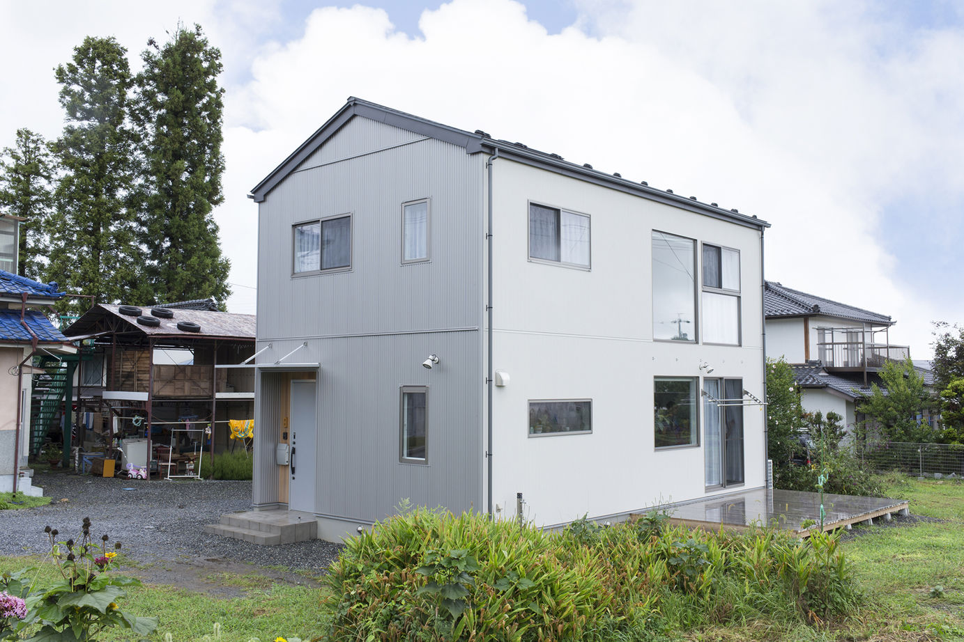 エルハウス（茅野市・諏訪市・松本市） 【3LDK２階建て】明るく開放感のあるリビングと土間風のキッチンが印象的な家の建築実例画像10