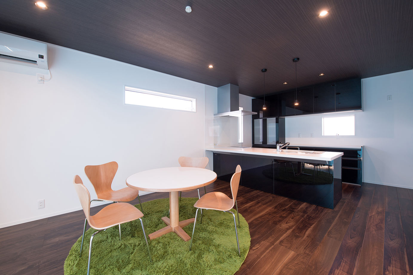 エルハウス（茅野市・諏訪市・松本市） 【3LDK2階建て】気分はアジアンリゾート！吹き抜けのある優雅な家の建築実例画像2