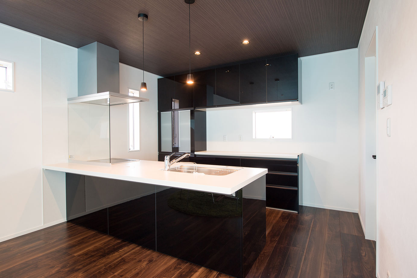 エルハウス（茅野市・諏訪市・松本市） 【3LDK2階建て】気分はアジアンリゾート！吹き抜けのある優雅な家の建築実例画像4