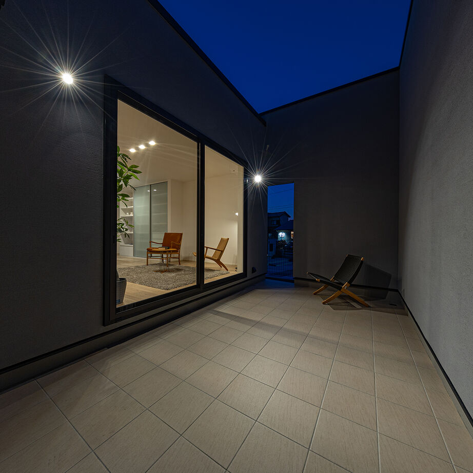 三和エステート 【2500万円～2999万円/夫婦+子供1人/26.3坪】「天窓の光と視線の抜けが心地いい、家族のための都市型平屋」の建築実例画像7