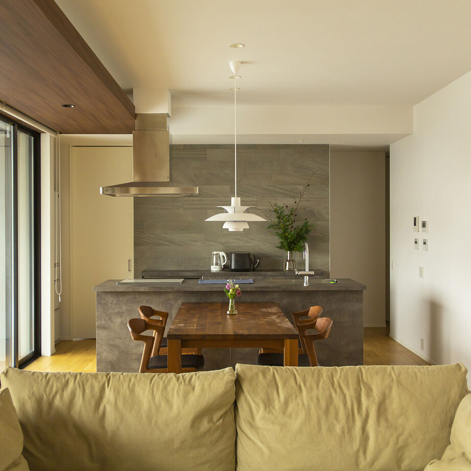 三和エステート 【27坪｜4LDK】この美しさが、ずっと続く。深い軒と直線美の平屋の建築実例画像4