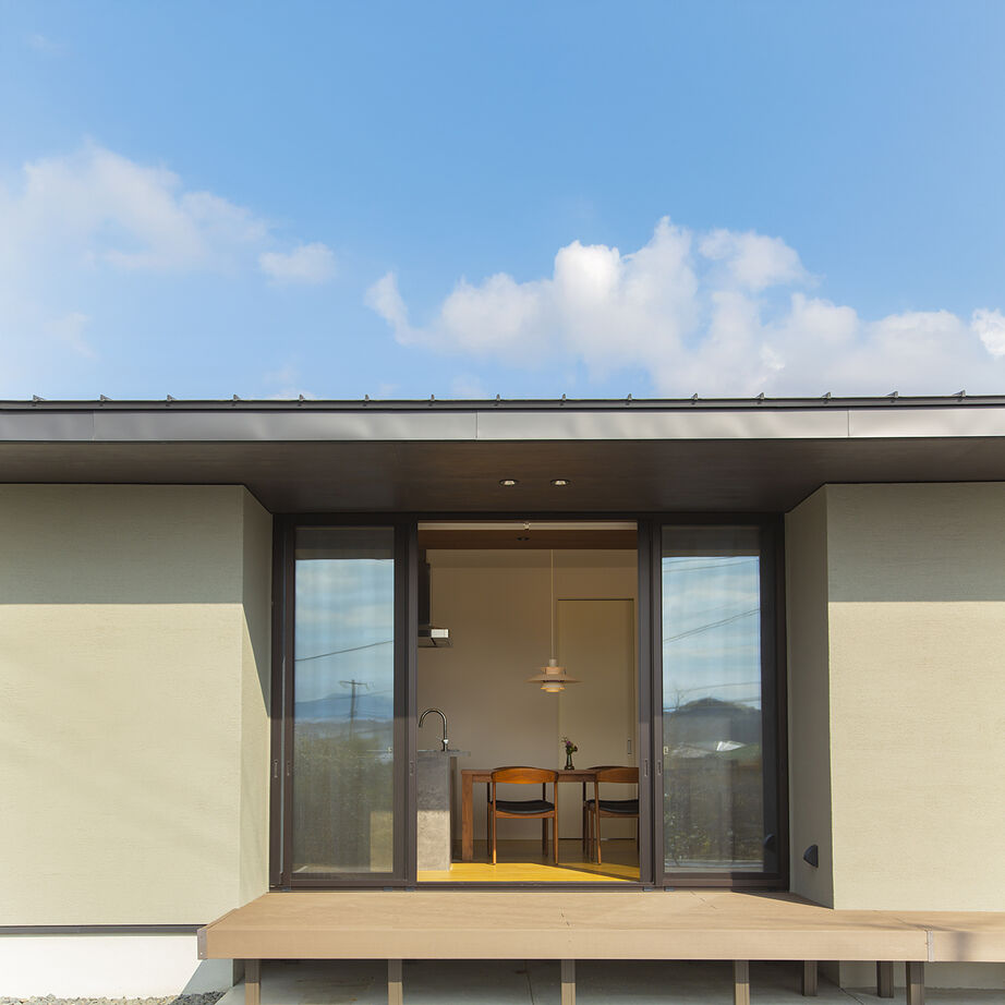 三和エステート 【27坪｜4LDK】この美しさが、ずっと続く。深い軒と直線美の平屋の建築実例画像7