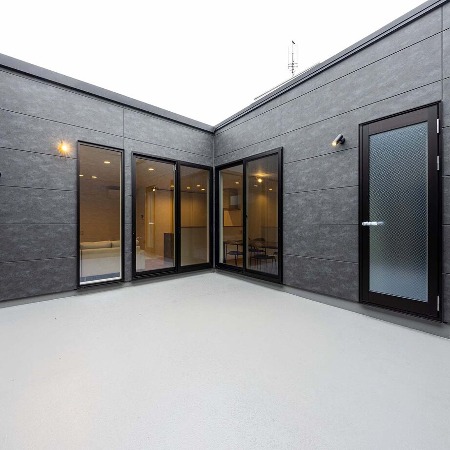 三和エステート 【2500～2999万円台/夫婦/31.6坪】「BBQのできる広々ルーフバルコニーがあるビルトインガレージの家」の建築実例画像4