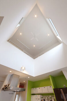 福建ホーム 【1000万円台×吹き抜け×30坪】 LDKの吹抜けが心地いい。光あふれる、のびやかな家の建築実例画像2