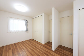 福建ホーム 【1000万円台×吹き抜け×30坪】 LDKの吹抜けが心地いい。光あふれる、のびやかな家の建築実例画像6