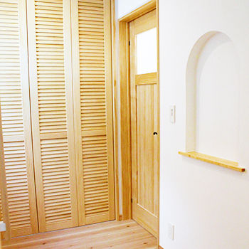 福建ホーム 【1000万円台×自然素材風×33坪】アール状の壁が連続する、「かわいい」が詰まった家。クロスづかいも◎の建築実例画像9