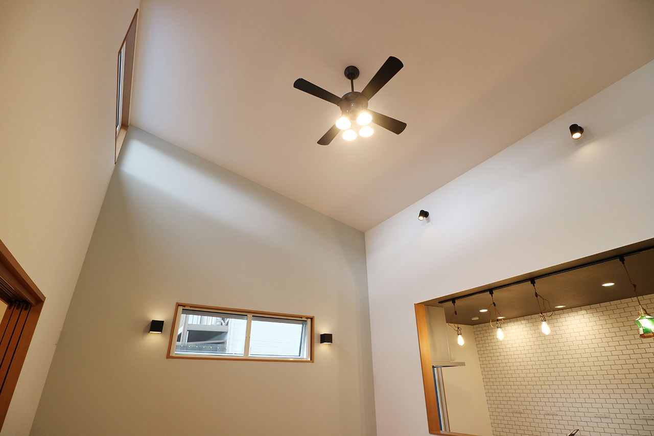 福建ホーム 【1000万円台×平屋×25坪｜間取り】勾配天井のリビングが開放的。2人暮らしにちょうどいいコンパクト平屋の建築実例画像3