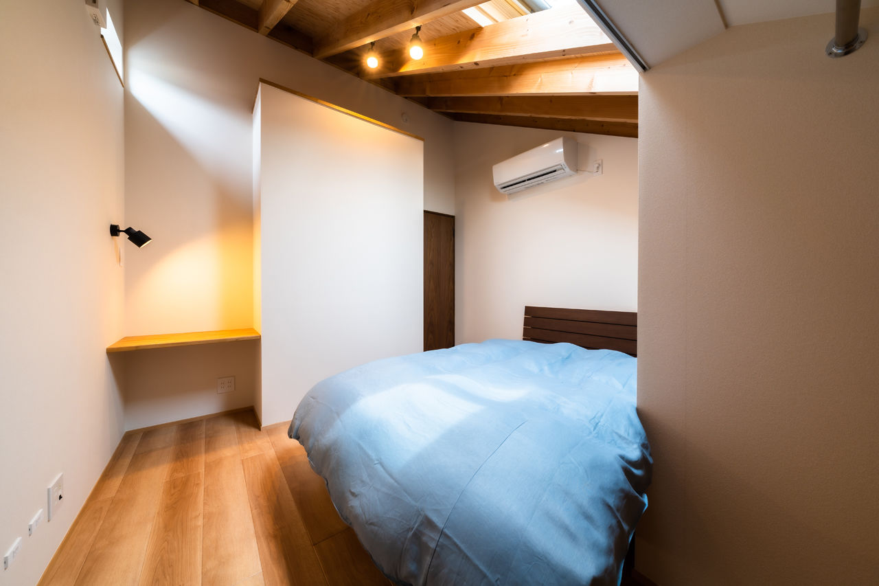 フロックス 【奈良/土地探し/間取り図有】ガジュマルの木が茂る吹き抜けリビング、サウナ、古民家風の外観の建築実例画像4