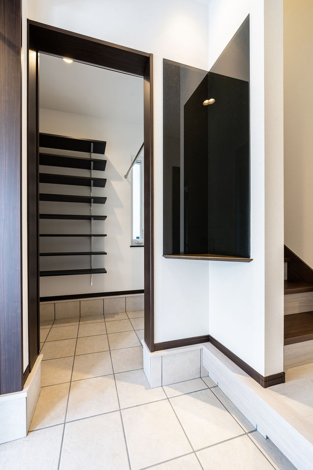 フロックス 【大阪/2000万円台/延床35坪/間取り図有】シンプルモダンでおしゃれな外観と電力は自給自足で省エネにの建築実例画像7