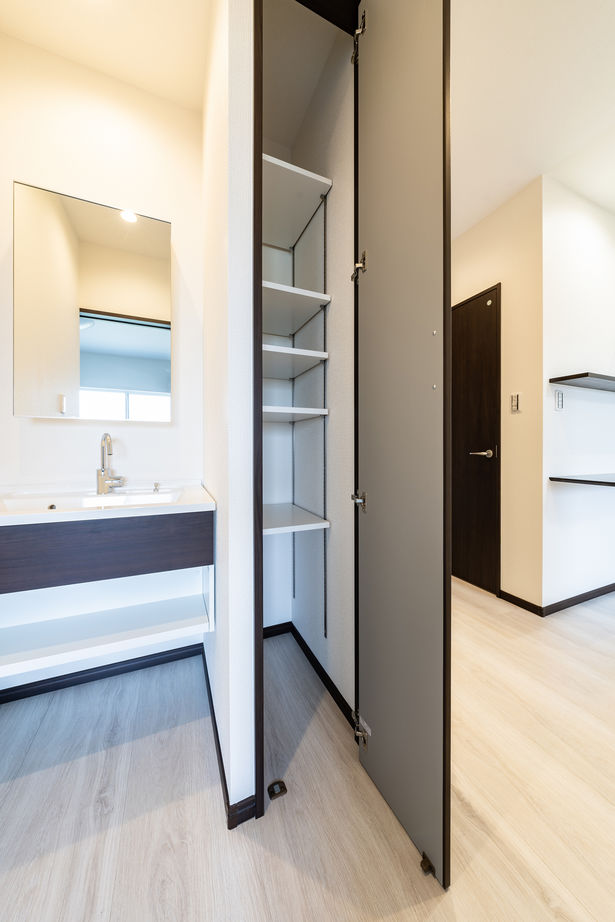 フロックス 【大阪/2000万円台/延床35坪/間取り図有】シンプルモダンでおしゃれな外観と電力は自給自足で省エネにの建築実例画像8