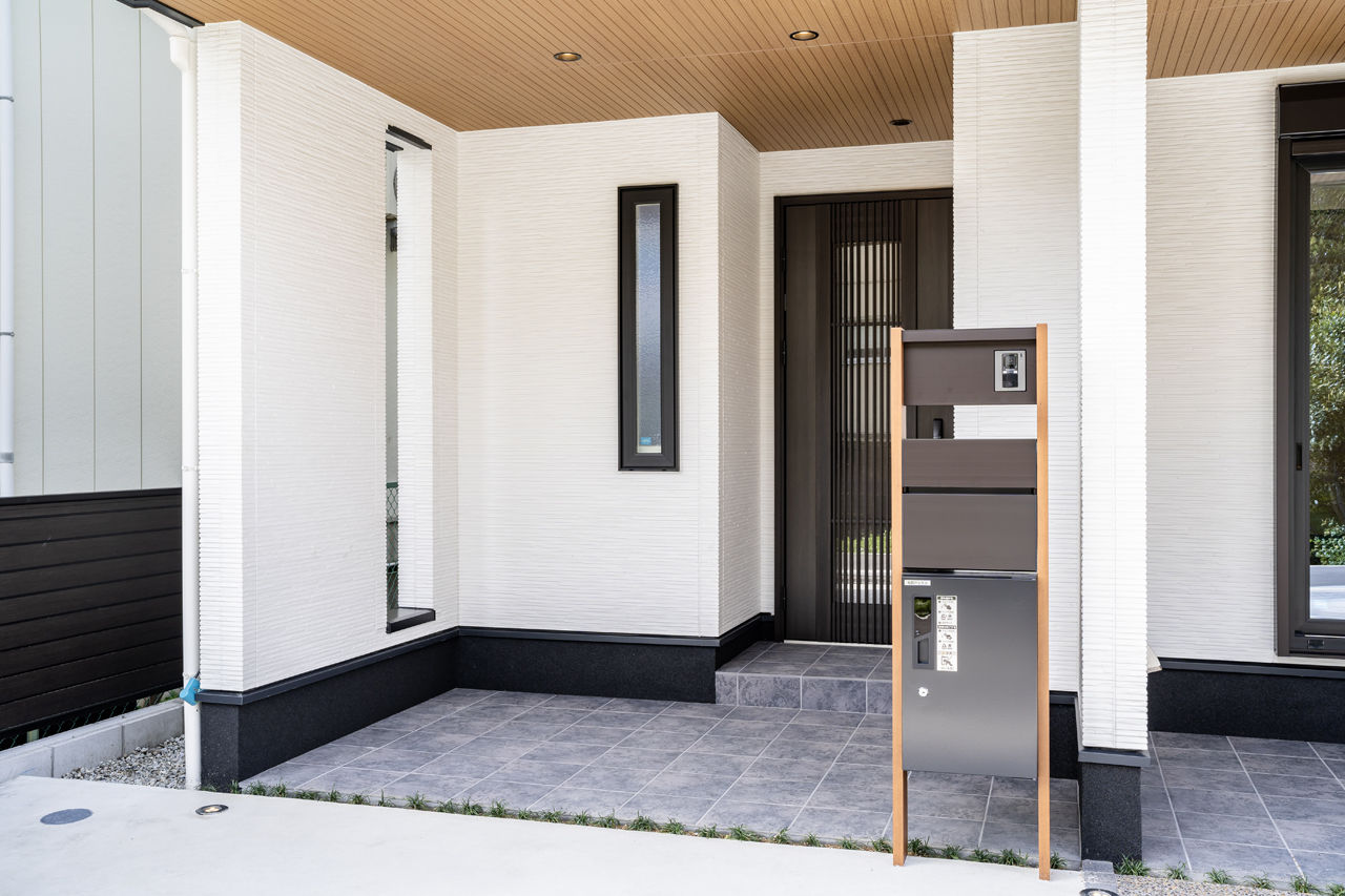 フロックス 【大阪/2000万円台/延床35坪/間取り図有】シンプルモダンでおしゃれな外観と電力は自給自足で省エネにの建築実例画像10