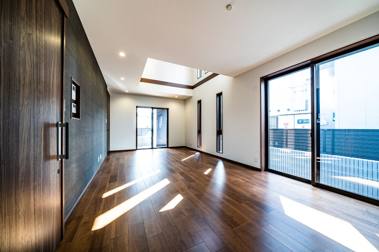 フロックス 【大阪/2000万円台/延床50坪/間取り図有】シンプルモダンなかっこいい外観と吹き抜けのあるお家の建築実例画像3