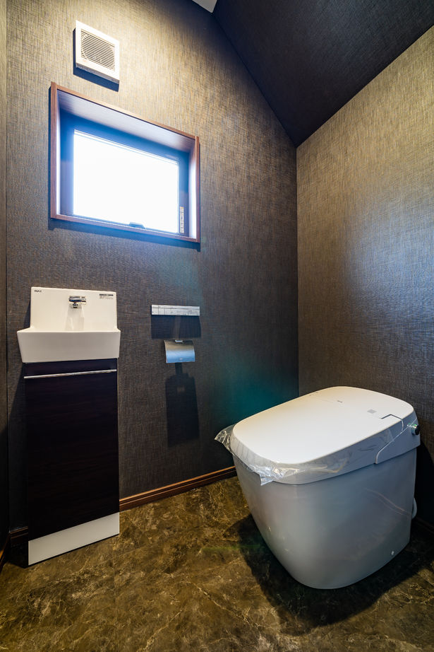 フロックス 【大阪/2000万円台/延床50坪/間取り図有】シンプルモダンなかっこいい外観と吹き抜けのあるお家の建築実例画像8