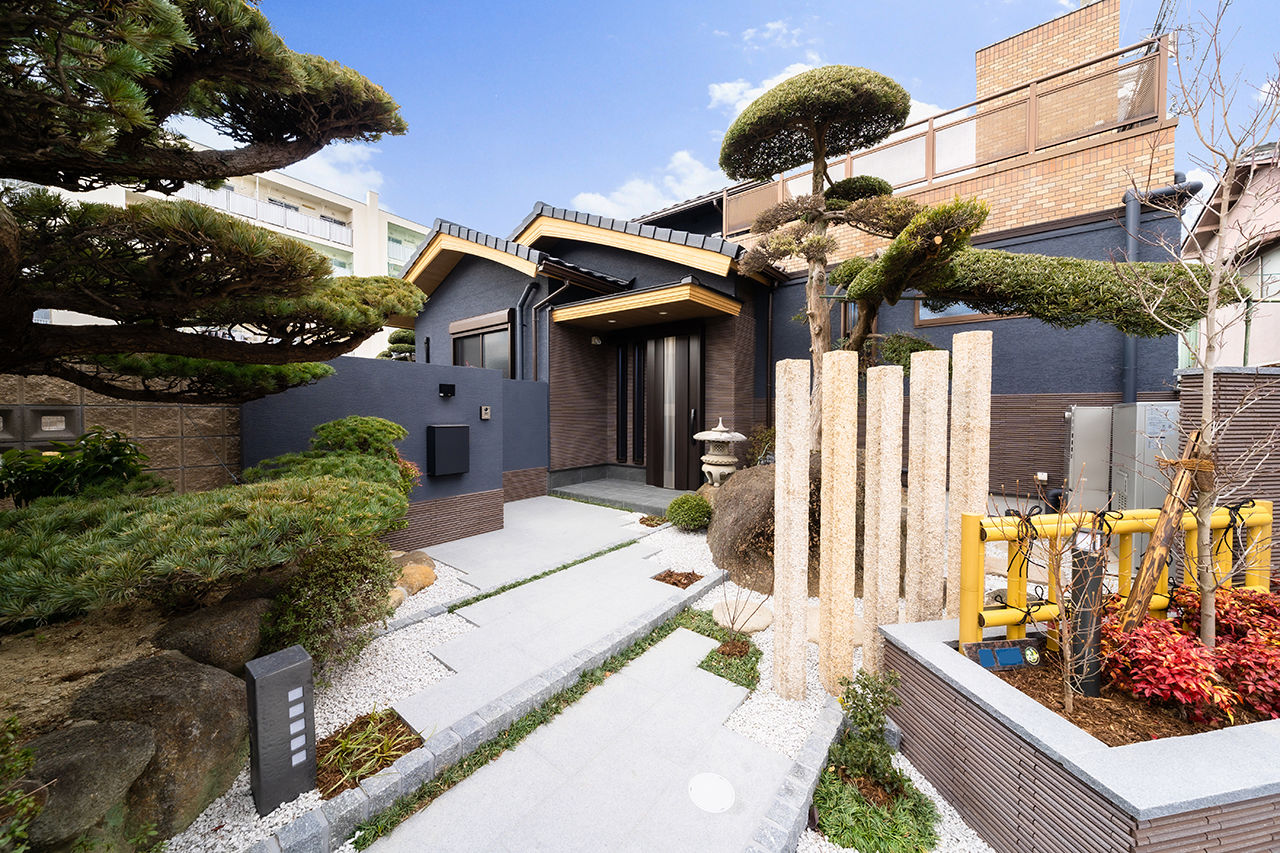 フロックス 【大阪/3000万円台/和モダン】大切な梁や柱を活かした家には、憧れの開放的なセカンドリビングもの建築実例画像