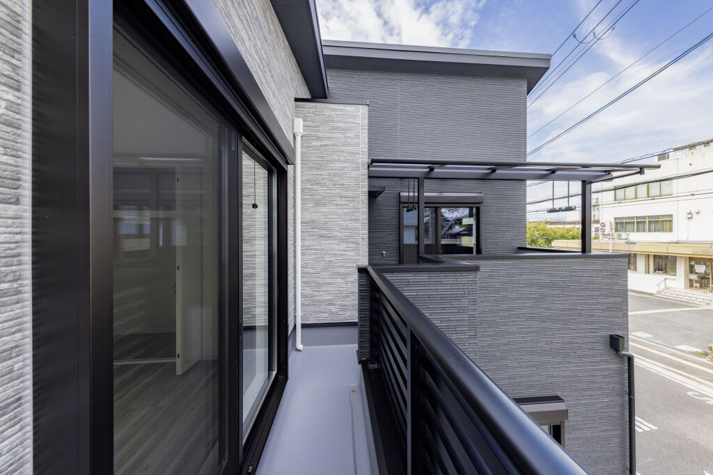 フロックス 【大東市/2世帯住宅/４LDK】設計の技術で北向きでも「明るい！！」を表現した光の間取りの建築実例画像15