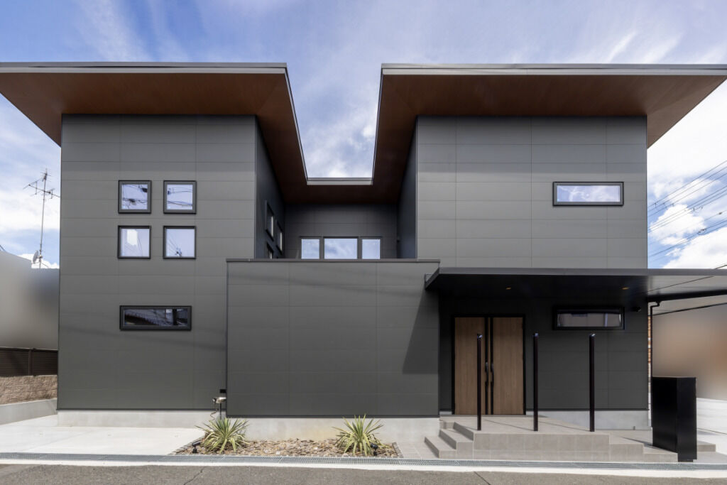 フロックス 【羽曳野市/RC造】光と中庭に包まれる、家事ラク動線のある暮らしの建築実例画像