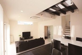 thinks  タイルの床とスキップフロア 自分スタイルにこだわった家の建築実例画像5